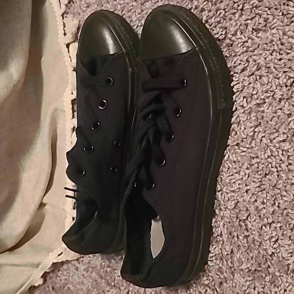 Black converse